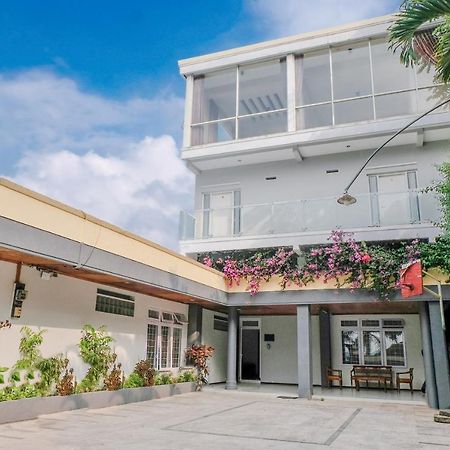 Oyo 803 Toetie Hotel Batu  Zewnętrze zdjęcie