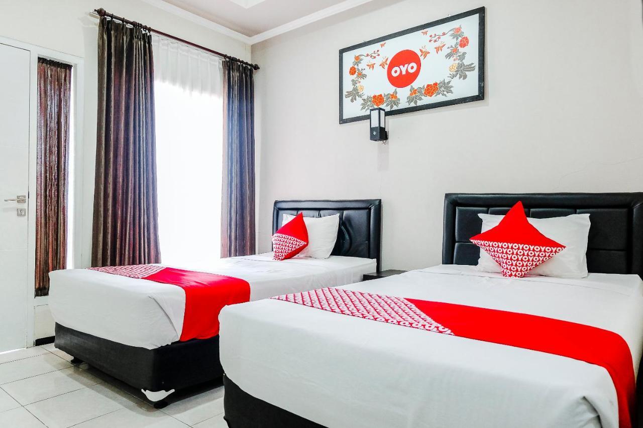 Oyo 803 Toetie Hotel Batu  Zewnętrze zdjęcie